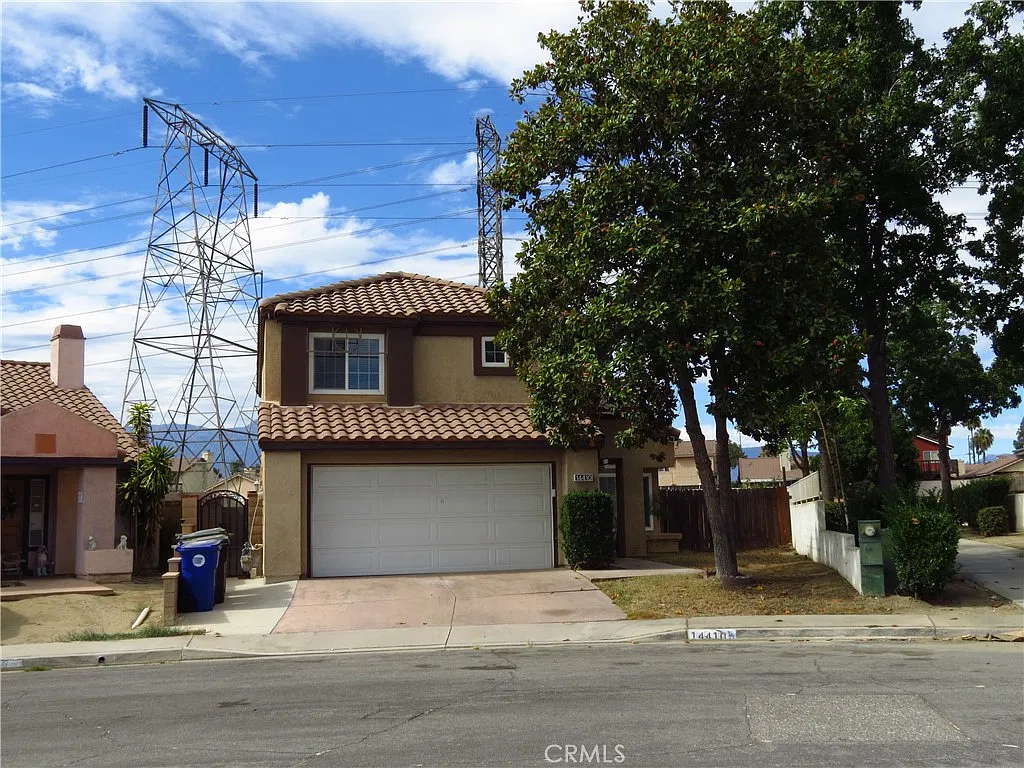3 bed, 2.5 bath, 1602 sqft, $3,200 — Photo 2