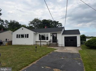 60 Sherbrooke Rd, Ewing, NJ 08638