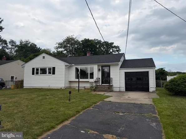 60 Sherbrooke Rd, Ewing, NJ 08638