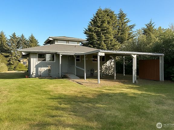 2nd image of 121 Tahola Street SE