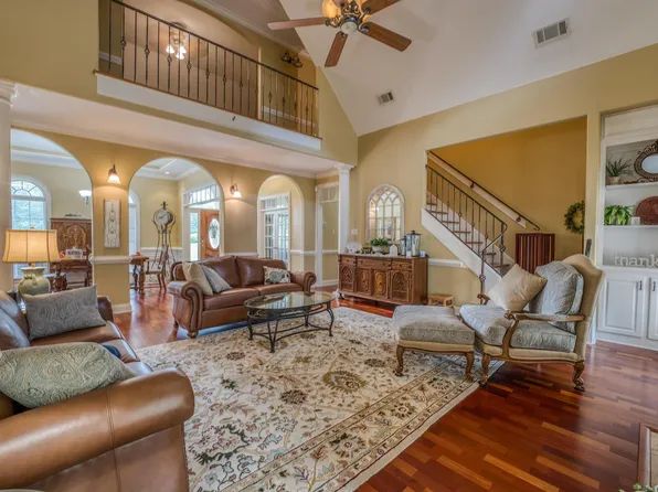 490 Shady Oaks Dr, Eads, TN 38028