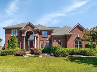 48370 Binghampton Dr, Northville, MI