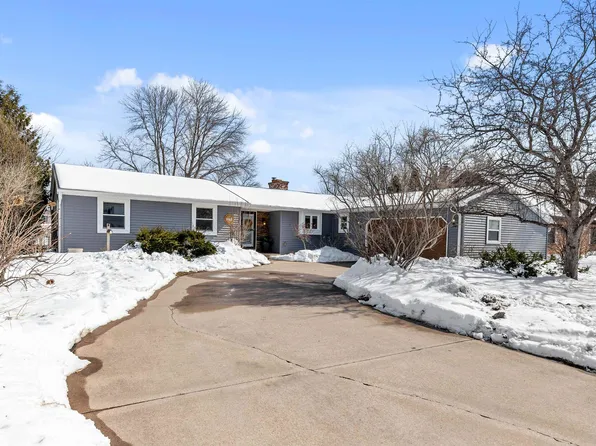 1866 Cliffview Ct, Oshkosh, WI 54901