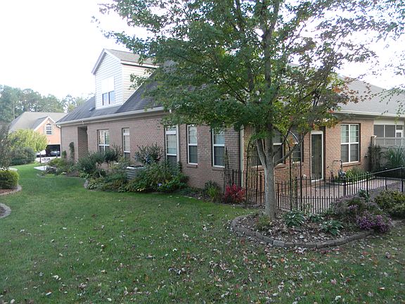 5th image of 7637 Lenox Trace Dr