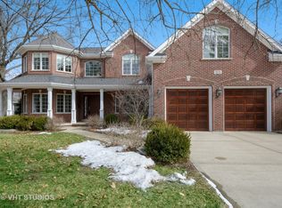 913 James Ct, Wheaton, IL 60189