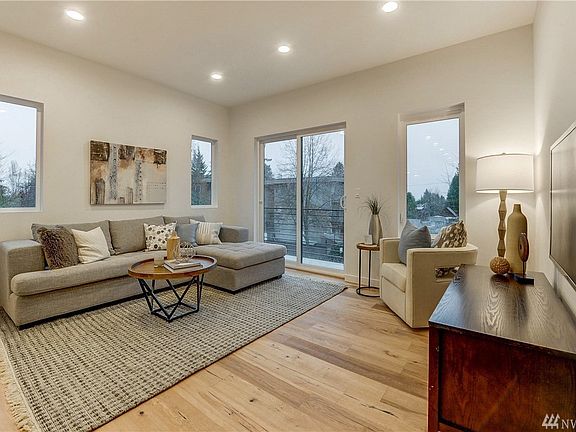2nd image of 9709 Roosevelt Way NE #B