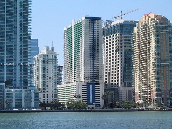 3rd image of 1200 Brickell Bay Dr APT 2806