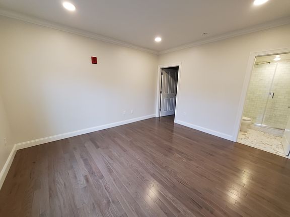 5th image of 39 Herrick Rd #204