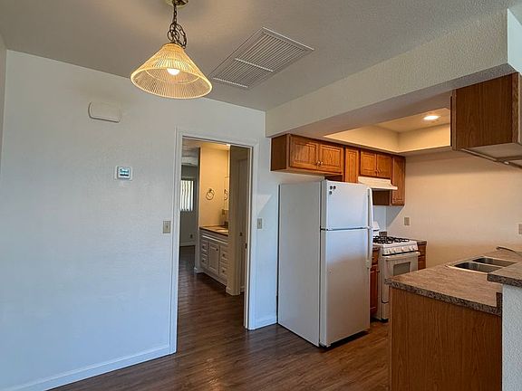 4th image of 408 E Williams St #B