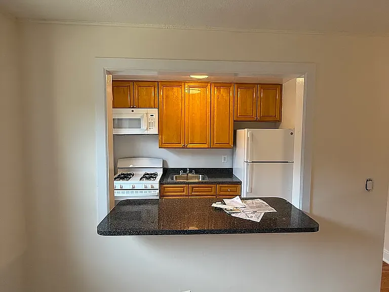 20-72 26th St #1C — Photo 3