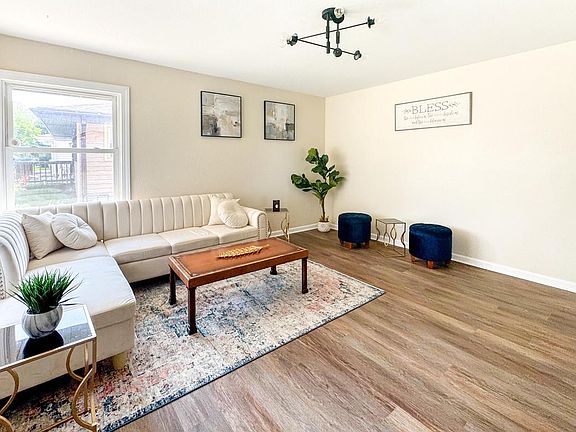 3rd image of 2702 Loraine AVENUE