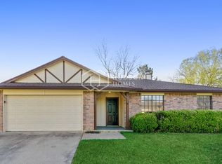 2924 Turtlerock Dr, Bedford, TX 76021