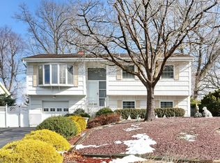 722 Jacqueline Dr, Valley Cottage, NY 10989