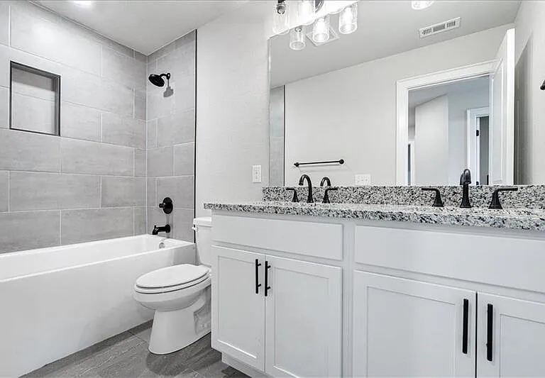 1605 S 23rd Pl — Photo 17