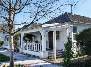 15 Float Ln, Pacific Beach, WA 98571