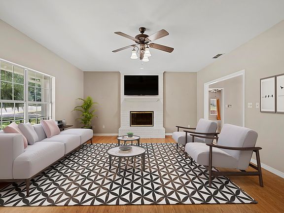 2nd image of 23602 Lakeview Dr
