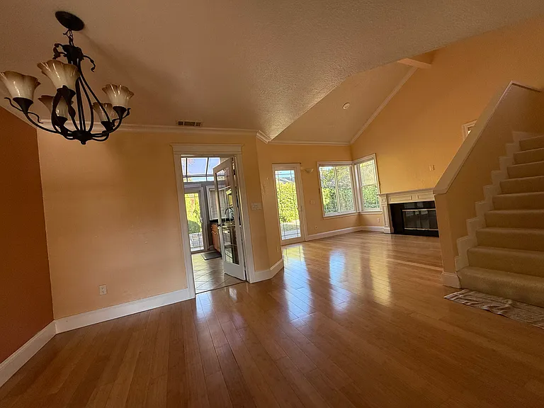 2908 Barrington Ter — Photo 4
