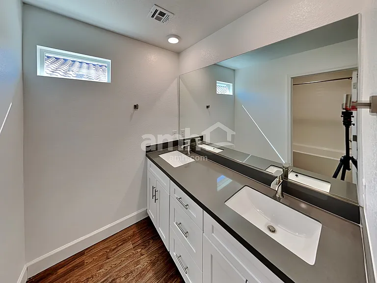 10081 Roseum Ct — Photo 13