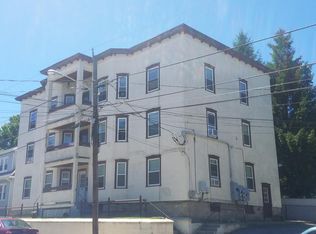 25 Roberts St APT 3, Woonsocket, RI 02895