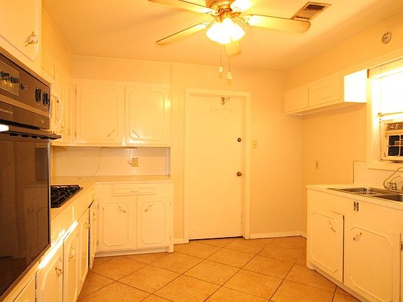 5th image of 3247 Woodlawn Dr