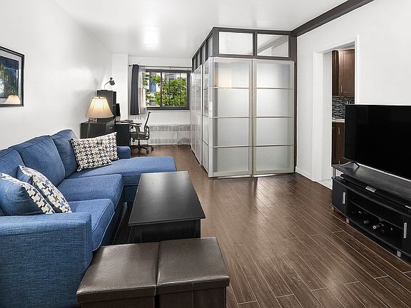 4th image of 240 E 55th St APT 1E