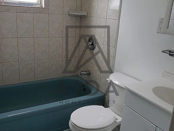 4th image of 31-28 46th St #3F