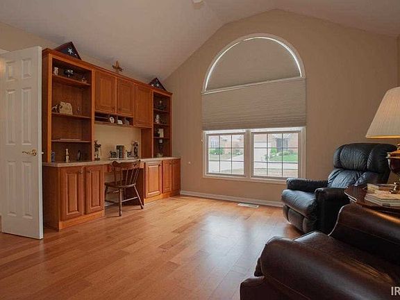 5th image of 3102 Renee Dr