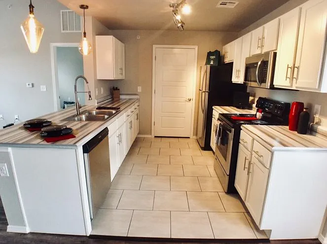 Crown Lone Oak Apartment Homes — Photo 14
