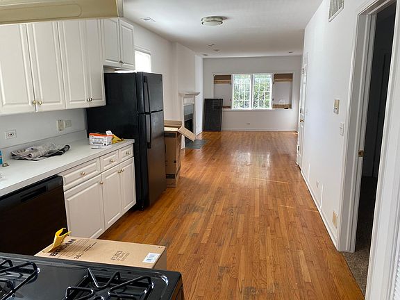 3rd image of 2901 N Hoyne Ave #1