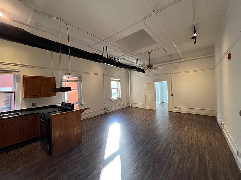 1106 Broadway #1106C — Photo 4
