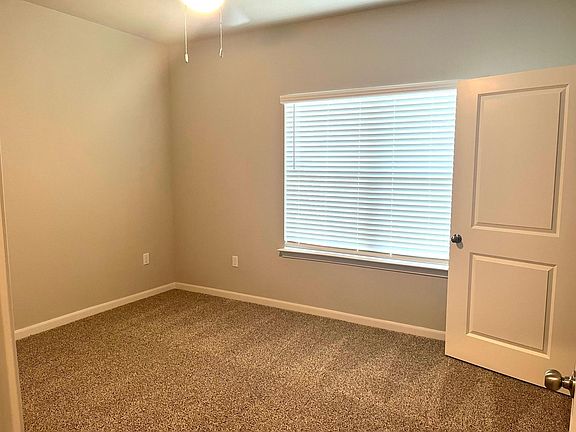 4th image of 2602 S John Redditt Dr #1