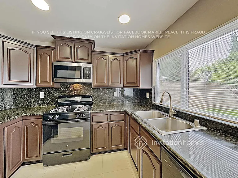 20307 Elkwood St — Photo 5