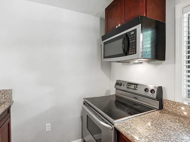1268 Eastland Rd SE #A — Photo 7