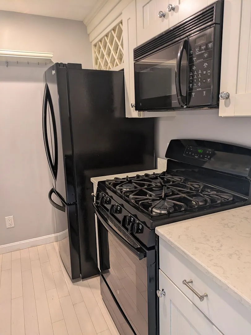 1-bedroom condo with loft — Photo 2