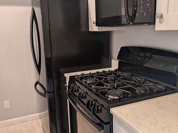 2nd image of 56 Glengarry Dr