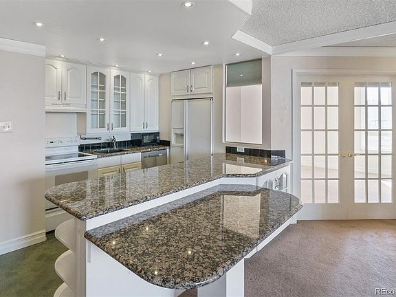 4th image of 1020 15th St APT 21L
