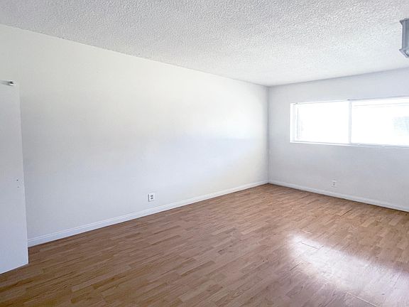 4th image of 1812 W Sumac Ln #3A