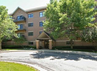 20 Trafalgar Sq UNIT 204, Lincolnshire, IL 60069