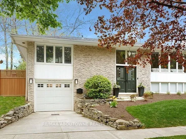 407 Canterbury Cres, Oakville, ON L6J 5K8