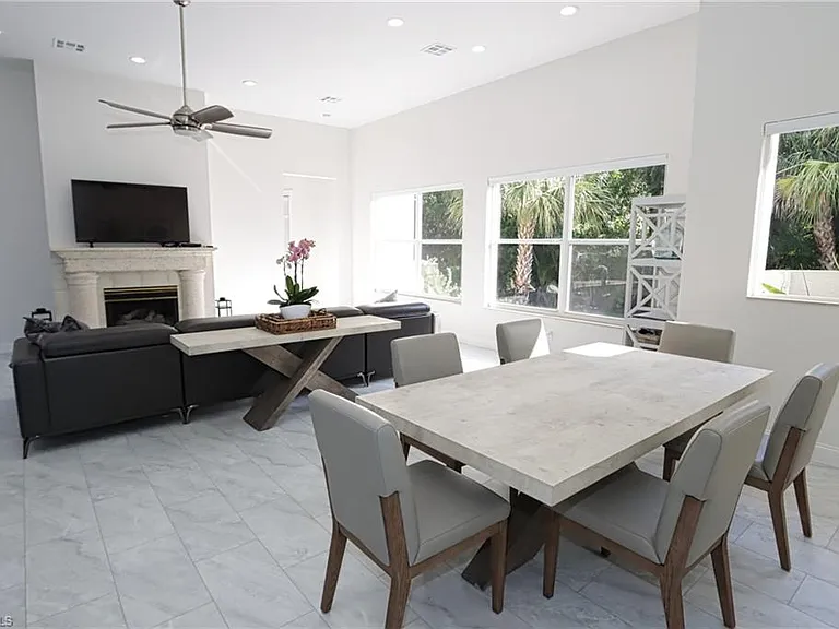 3310 Riverpark Ct — Photo 11