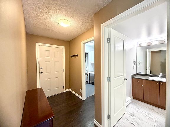 3rd image of 2581 Langdon St #205