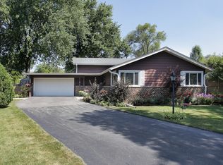 3020 Applegate Rd, Glenview, IL 60025