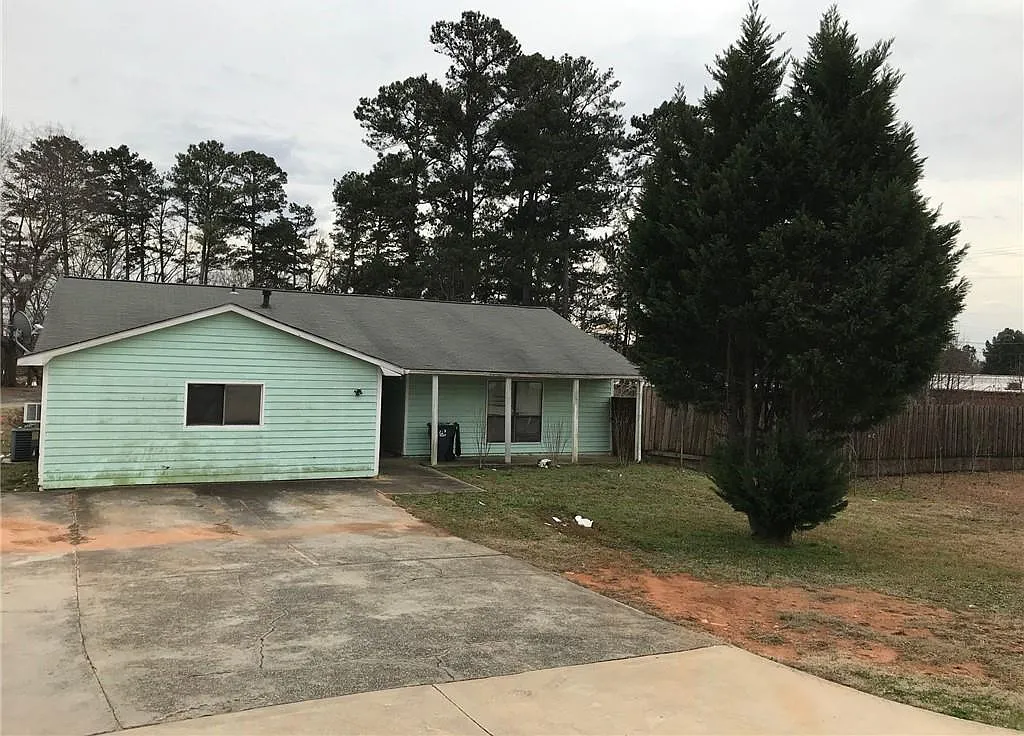 4 bed, 2116 sqft, $650 — Photo 1