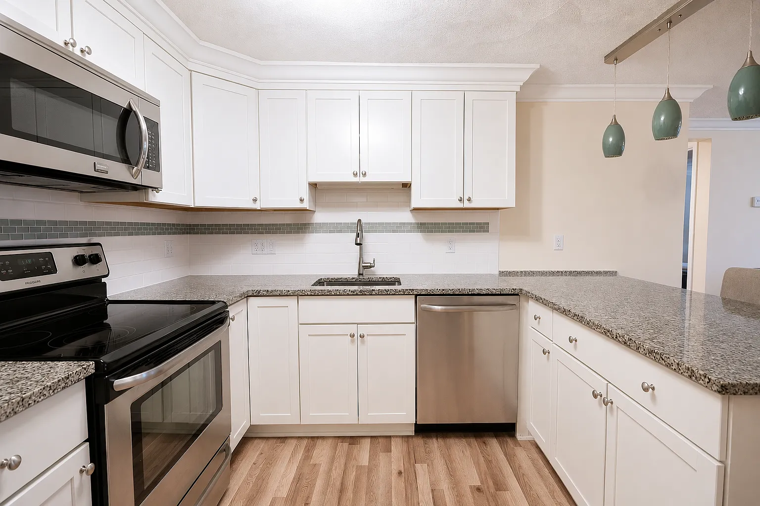 2 bed, 707 sqft, $2,375 — Photo 4