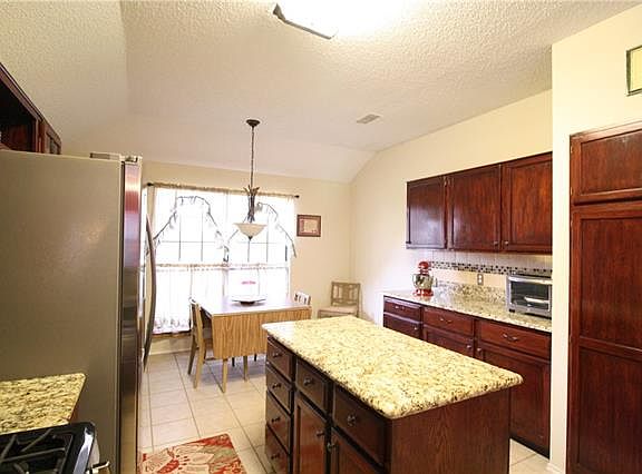 4th image of 2121 Bent Brook Dr