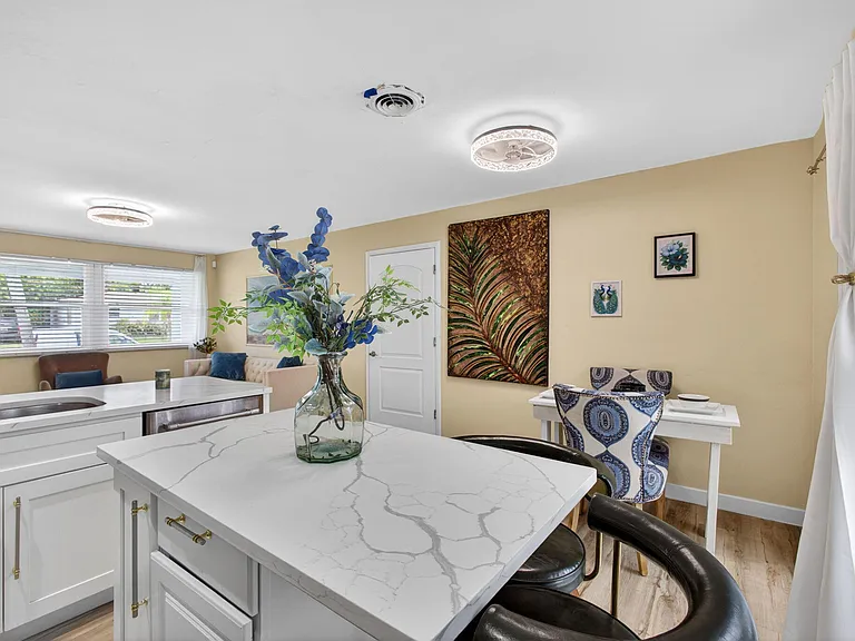 140 W 31st Ct — Photo 14