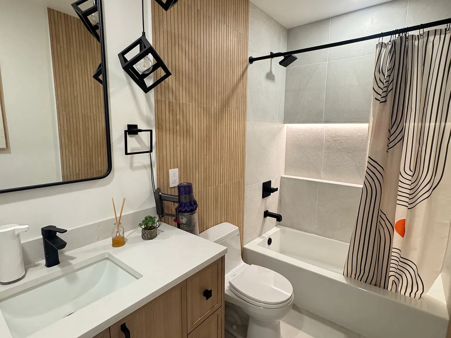 2 bed, 1800 sqft, $4,400 — Photo 2