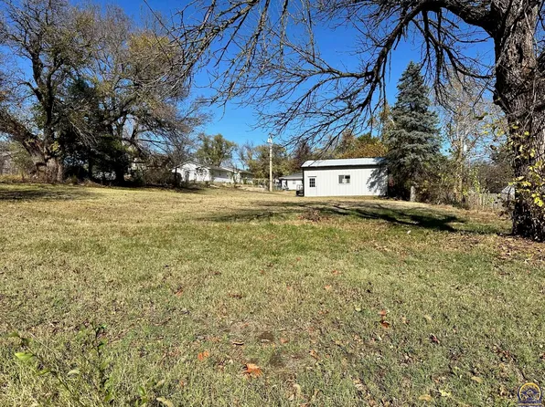 705 W Maple St #&-15, Saint Marys, KS 66536