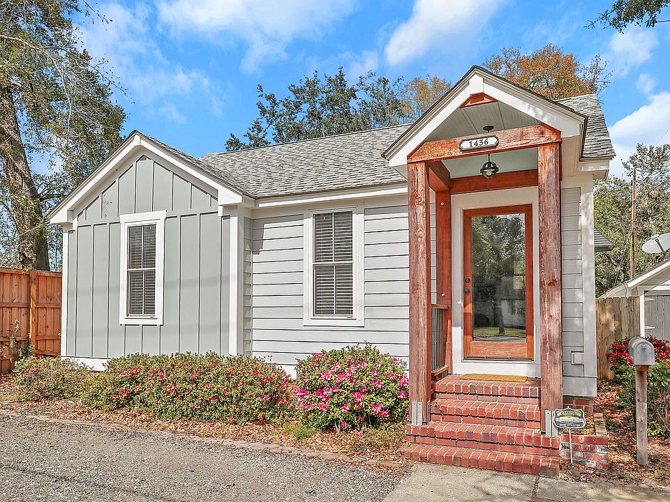 1st image of 1456 E Montague Ave