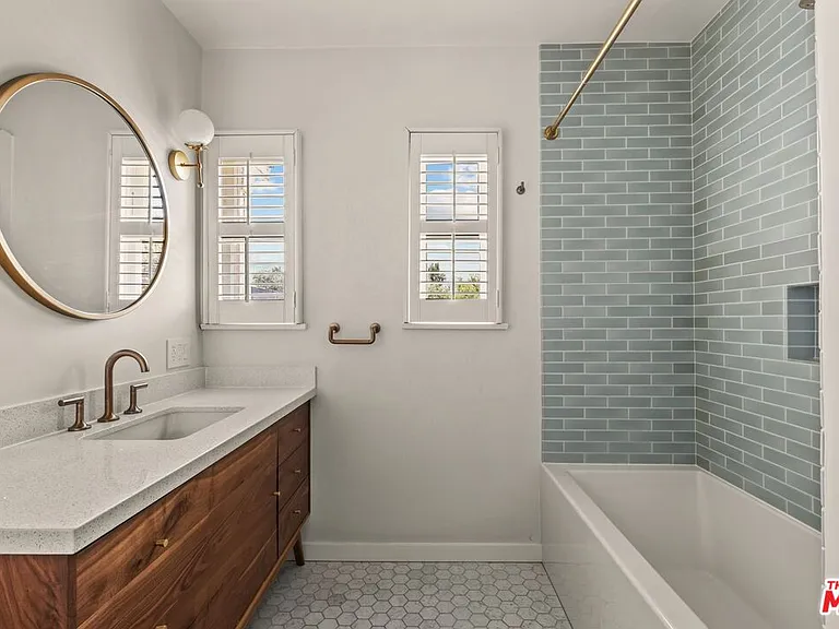 1748 Stanton Ave — Photo 14